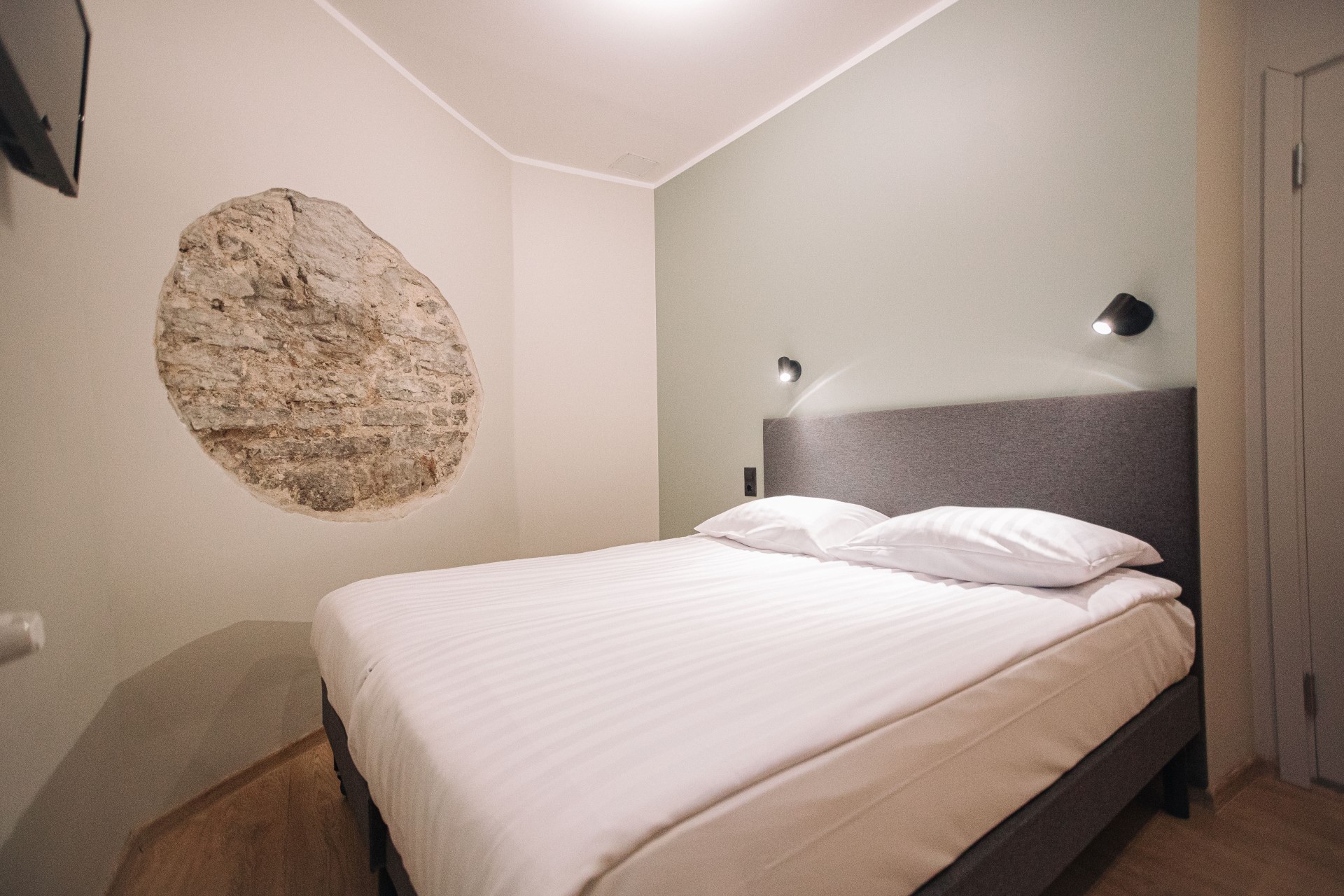 Divvietīgs numurs pagrabstāvā